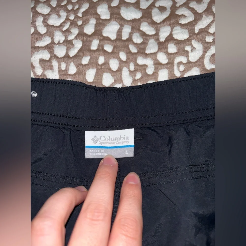 Columbia belted shorts